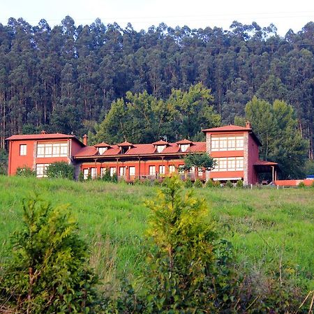 Escuelas De Fuentes Вилавичоза Екстериор снимка