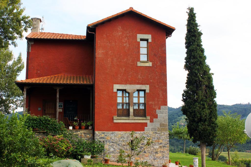 Escuelas De Fuentes Вилавичоза Екстериор снимка