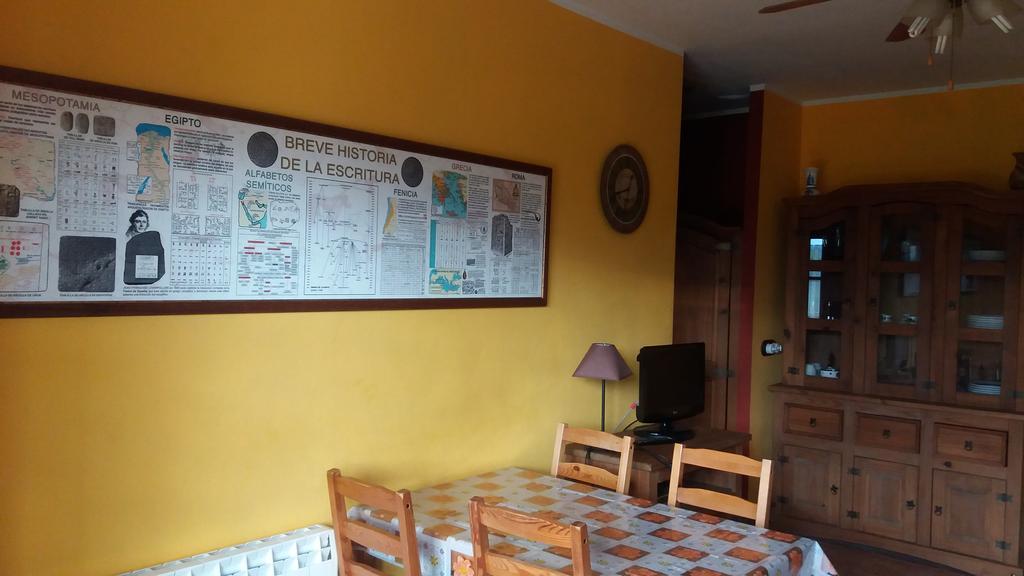 Escuelas De Fuentes Вилавичоза Екстериор снимка